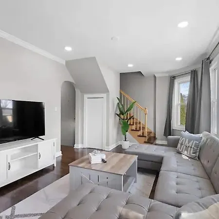 Morton Grove W Game Room & Huge Yard